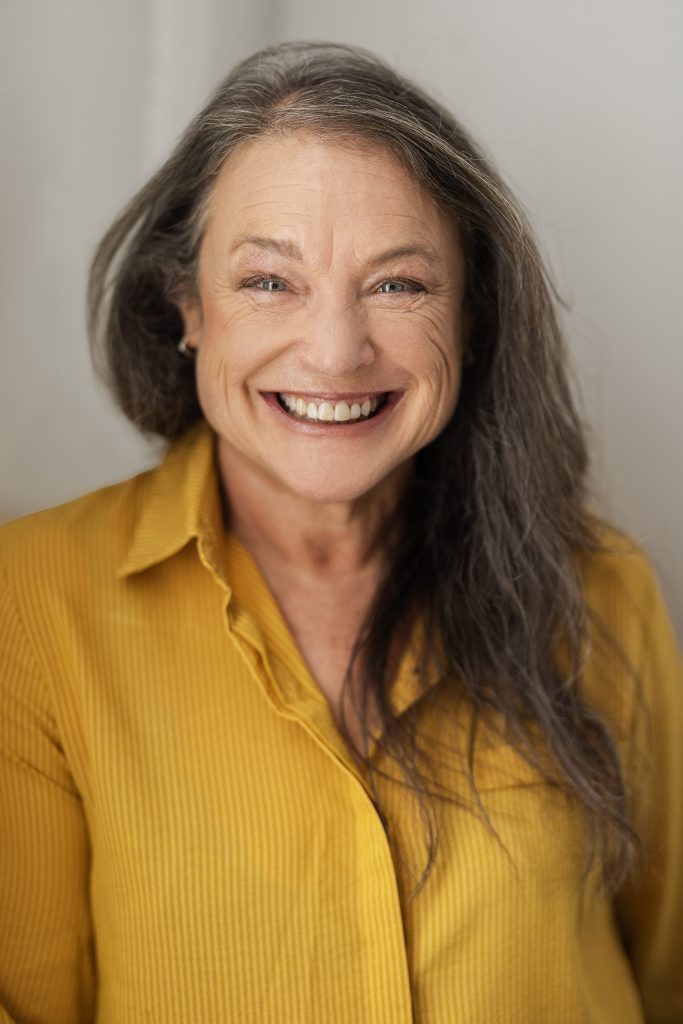 Julie Legg, actor